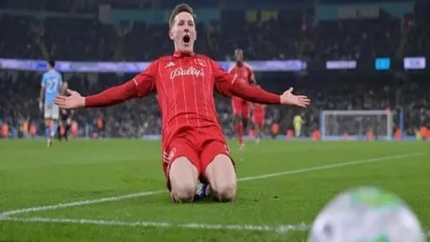 上海海港2025：荣耀双冠庆典之夜